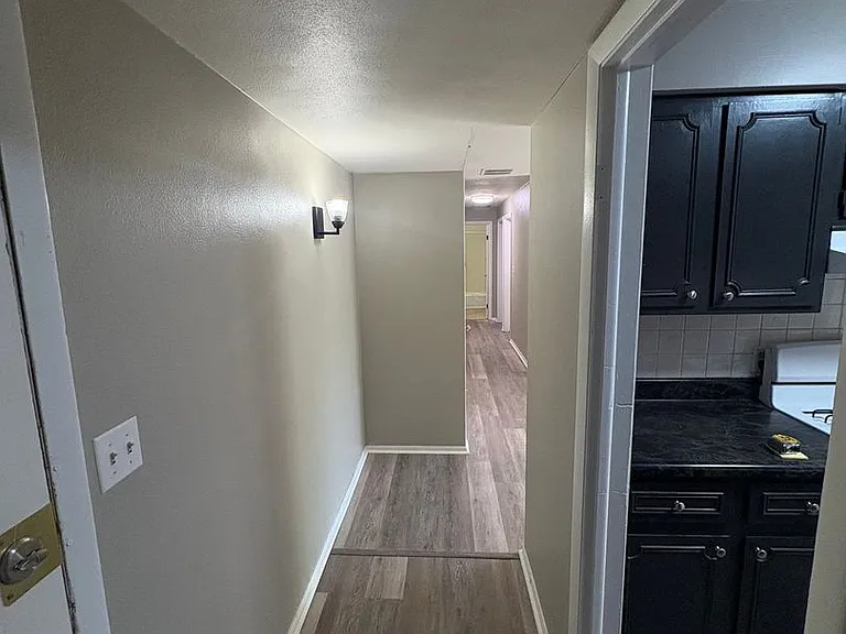 Peoria Place Apartments — Photo 10
