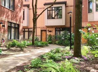 1018 Baldwin Ln, Oak Park, IL