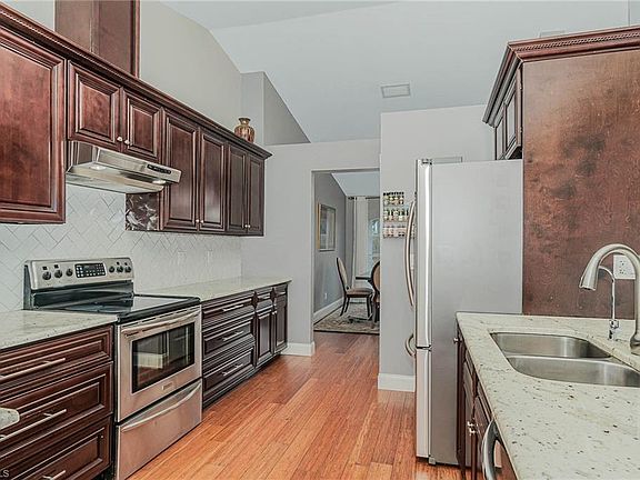 2nd image of 163 Plantation Cir