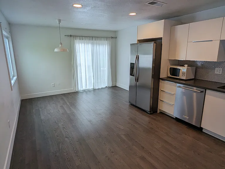 9120 N Tioga Ave — Photo 3