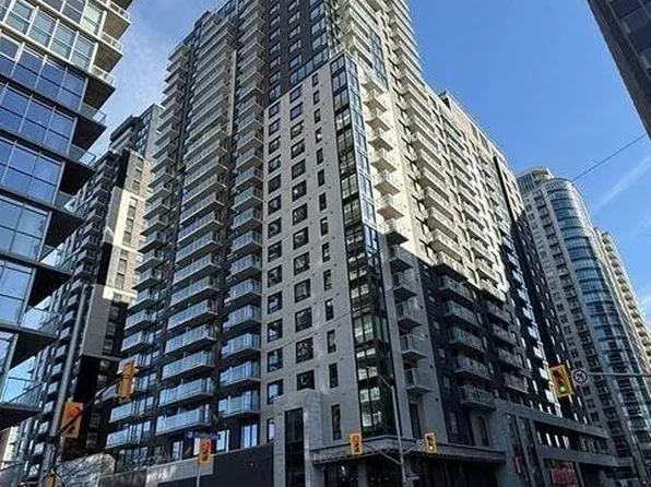 180 George St #1704, Ottawa, ON K1N 9M2