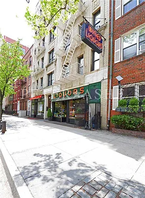 Rented by Peter Ashe | media 9