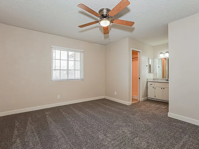 2915 E Dolphin Ave — Photo 9