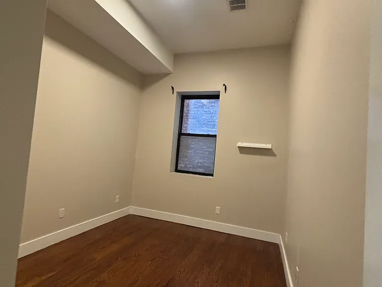 409 Ocean Ave #B — Photo 5