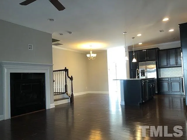 927 Rosepine Dr — Photo 5