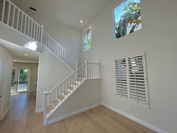 3rd image of 50 Dawn Ln