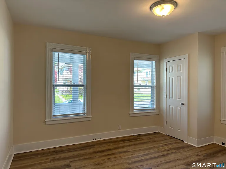 46 Holbrook St — Photo 5
