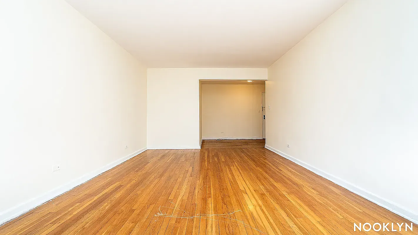 34-15 Parsons Boulevard — Photo 3