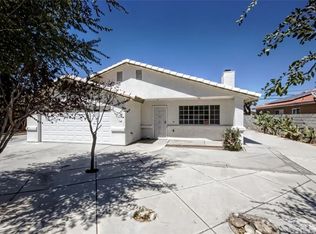 16418 Pine St, Hesperia, CA 92345