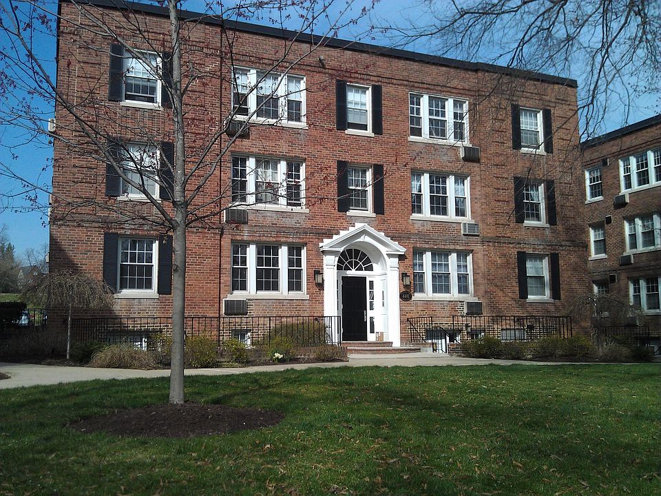 2nd image of 4481 Macarthur Blvd NW APT 101