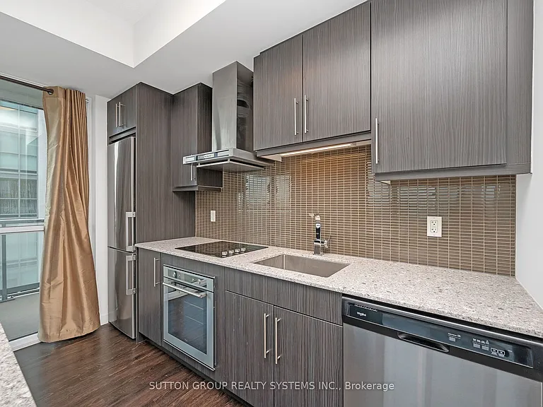 Fairview St — Photo 8