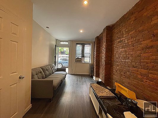 4th image of 504 E 6th St #Ga