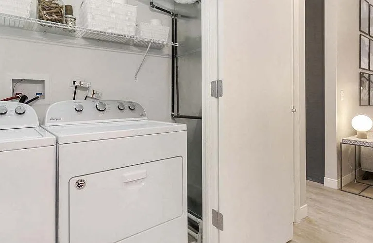HIGHPOINT Clarendon Hills — Photo 19