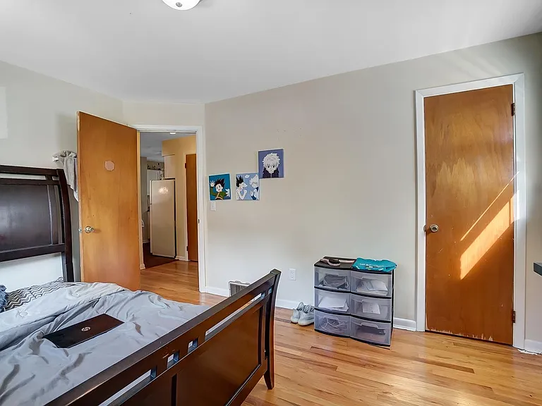 454 Warner St — Photo 17
