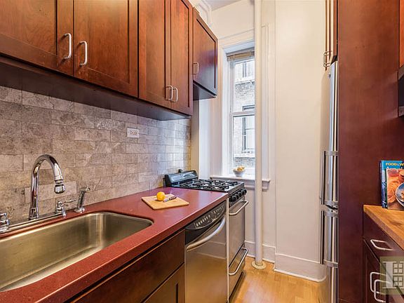 2nd image of 255 W 90th St APT 3D