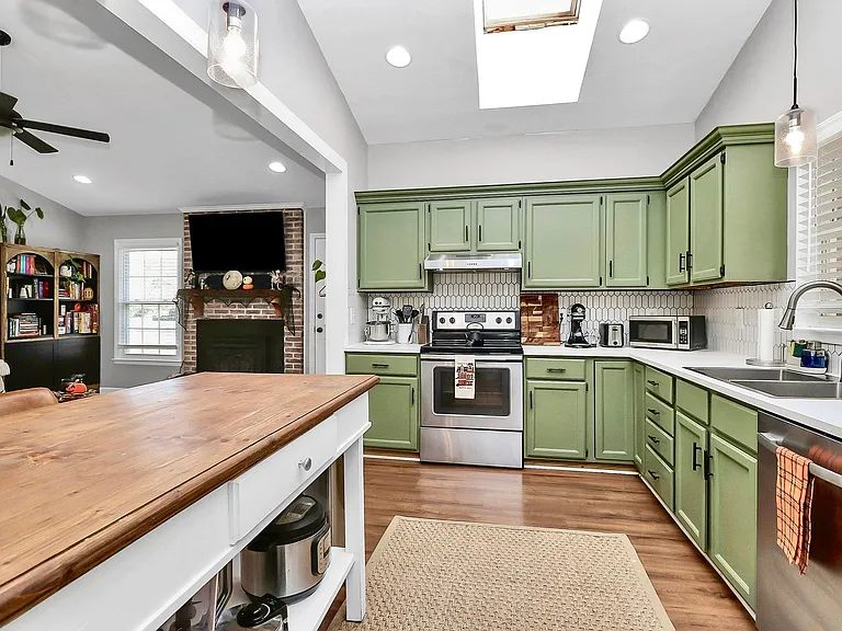 4227 Deerfield Dr — Photo 5