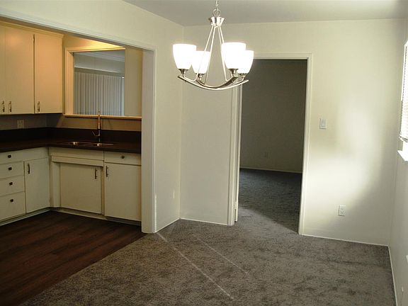 Dining & Kitchen