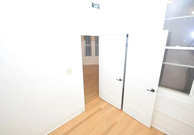 1325 W 18th St #3F — Photo 8