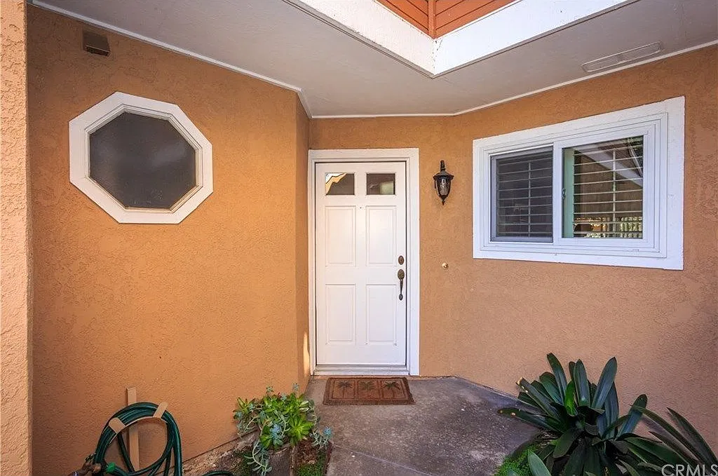 1 bed, 1.0 bath, 400 sqft, $1,200 — Photo 1