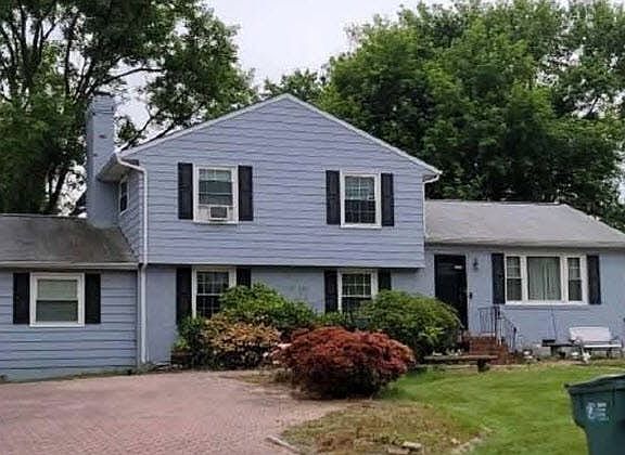 2nd image of 9303 Crystalwood Ln