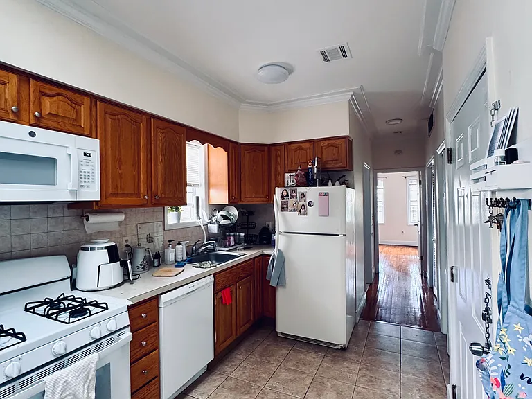 226 Linden Ave #3L — Photo 9