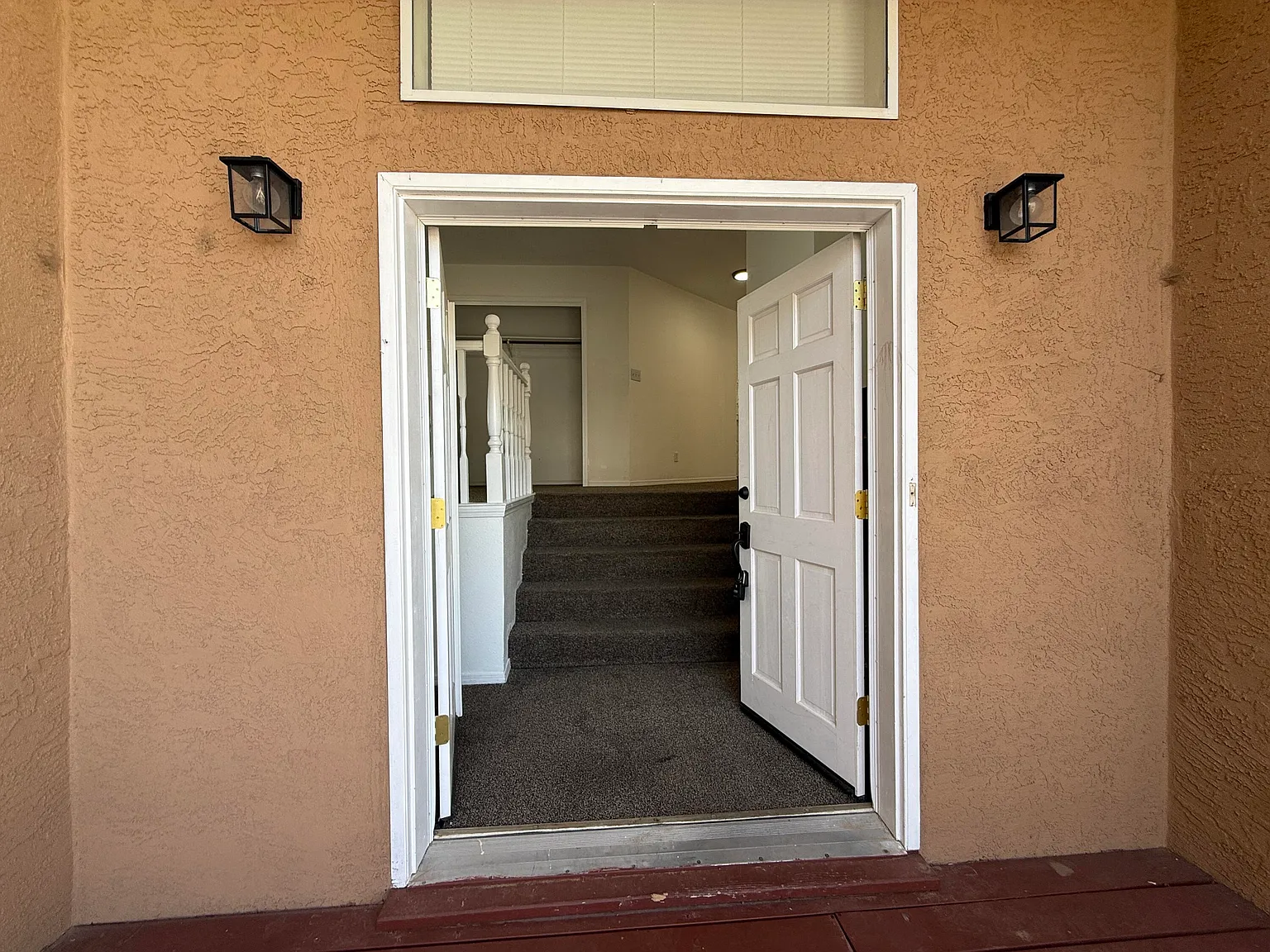4 bed, 6.0 bath, 4136 sqft, $3,599 — Photo 2