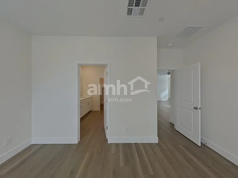889 English Primrose St — Photo 5