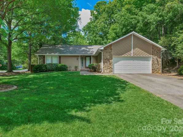 9540 Rainbow Forest Dr, Charlotte, NC 28277