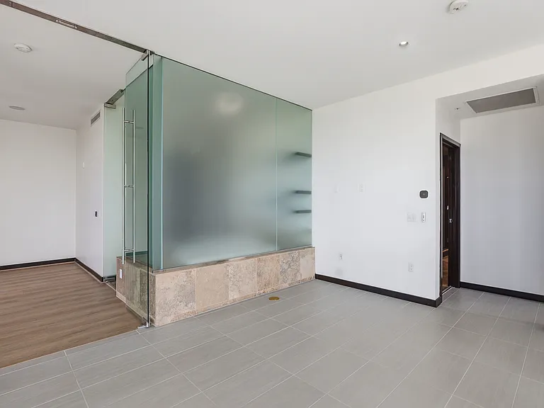 Upstairs loft/ landing