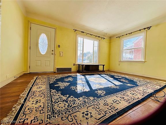 2nd image of 3330 Grovewood Ave