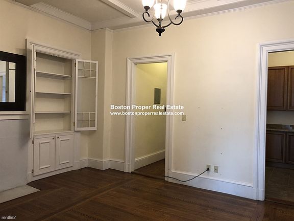 27.5 Massachusetts Ave. #2 Boston - Back Bay Unit Photo 4