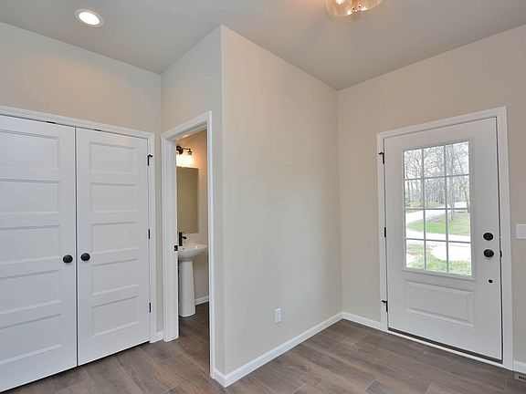 4th image of 7427 S 49th St