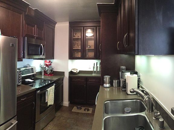 2nd image of 152 Lombard St