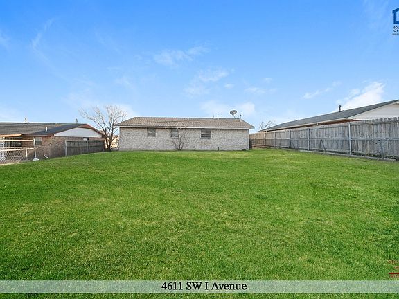 3rd image of 4611 SW I Ave