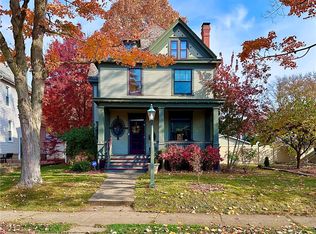 9 Pittsburgh Cir, Ellwood City, PA 16117
