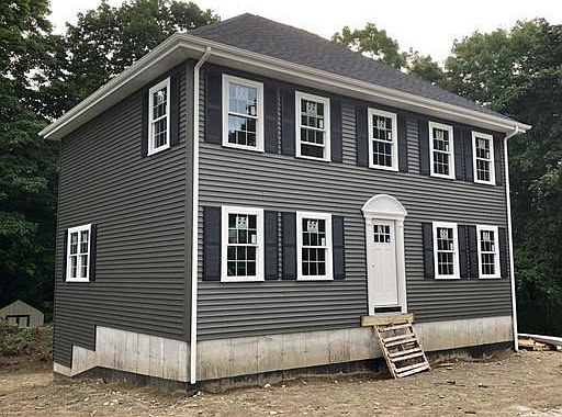 2nd image of 644 Bay St