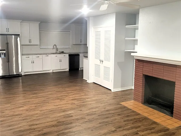 1000 Hereford St — Photo 5