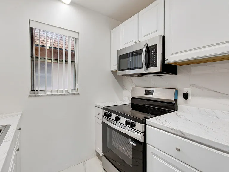 500 SW 2nd Ave #211 — Photo 4