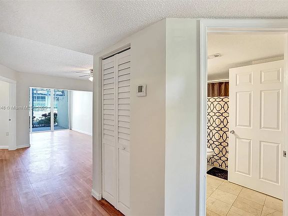 3rd image of 16103 Glenmoor Dr