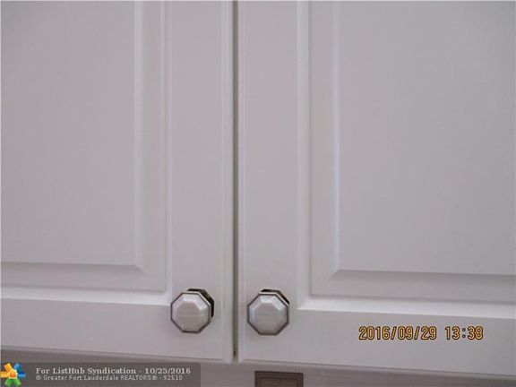 5th image of 7715 Yardley Dr APT 406