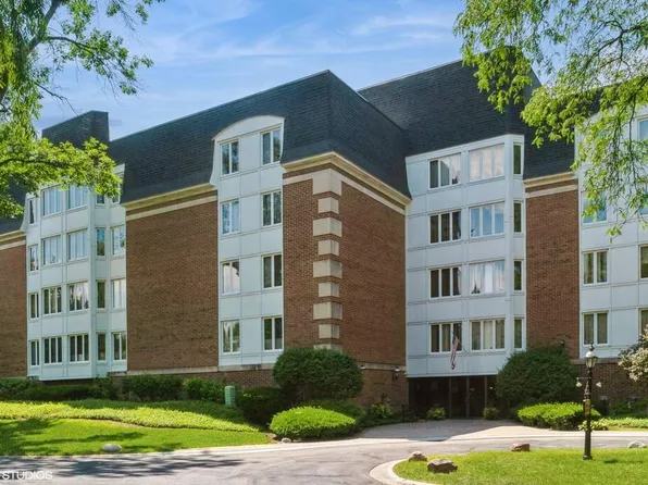 175 Lake Blvd #8, Buffalo Grove, IL 60089