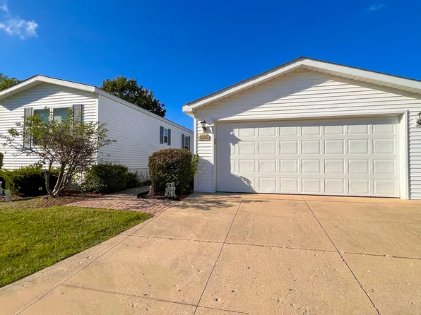 3220 Longview Dr, Park City, IL 60085