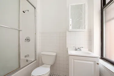 Rented by R New York