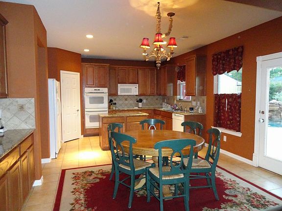 2nd image of 1121 Ponderosa Dr