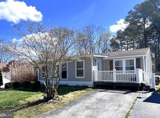 121 Helena Dr, Prince Frederick, MD 20678