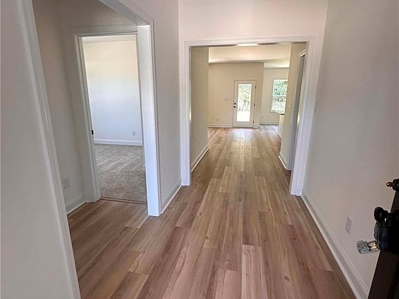 2nd image of 307 Barberry Rd