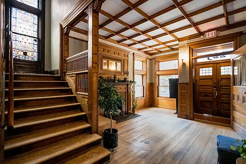 Goodell Manor Photo 1