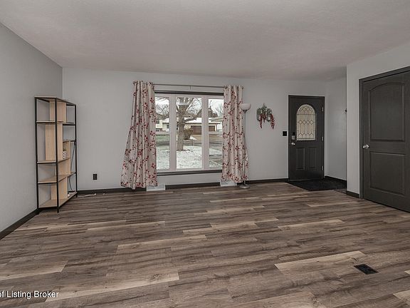 5th image of 1579 W High St