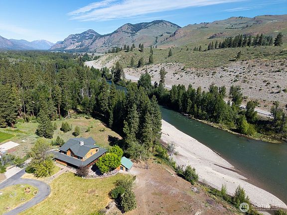 3rd image of 19 Mariposa Lane