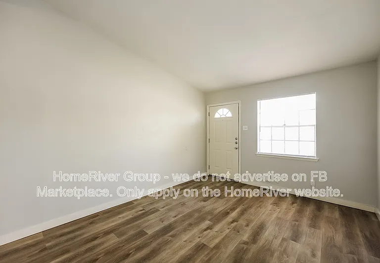 4814 Castle Arms — Photo 3
